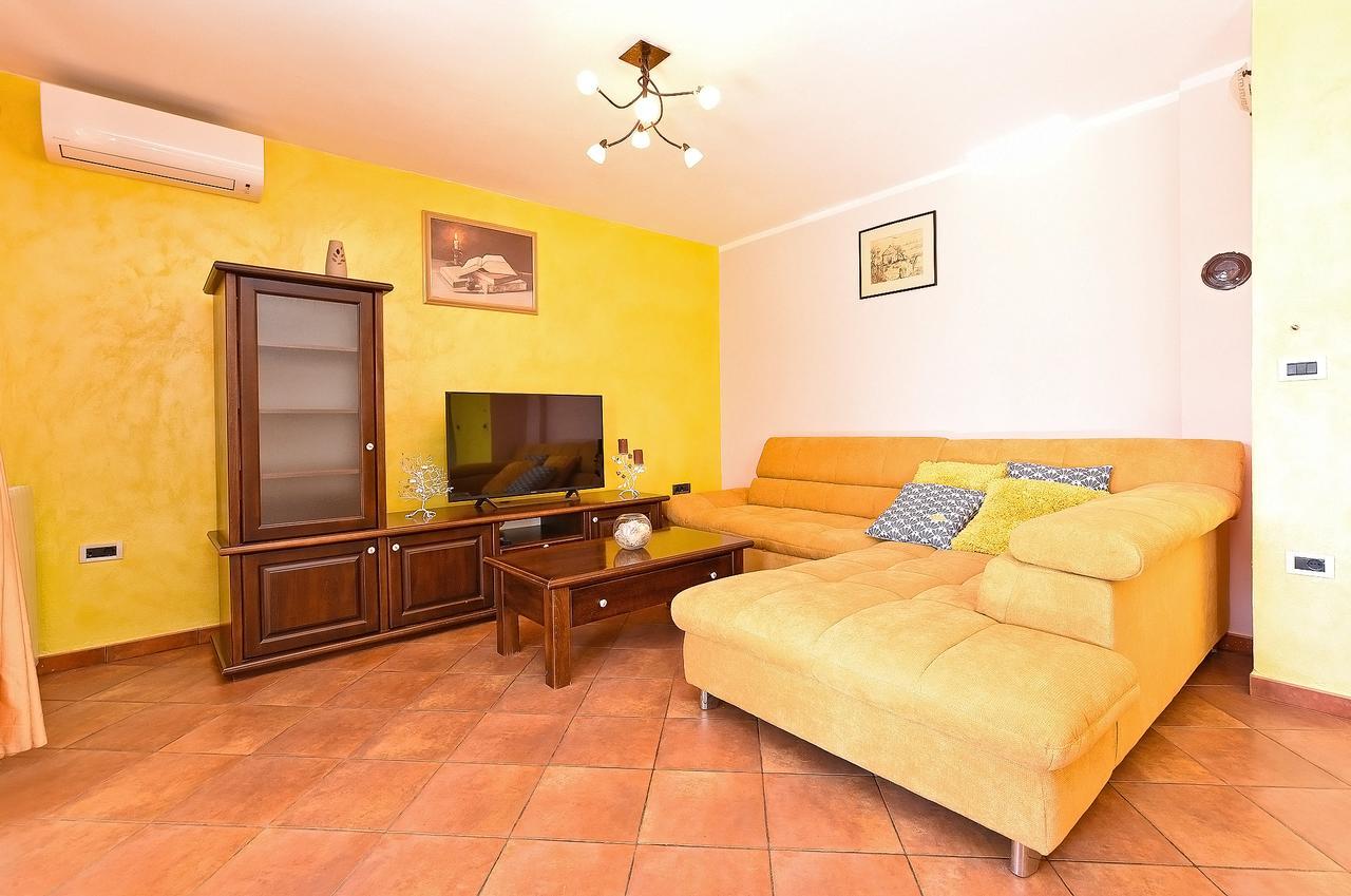 Apartment Modrusani 1561 Žminj Eksteriør bilde